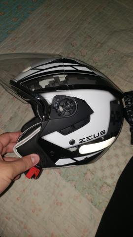 Capacete Zeus