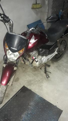 Vendo 150 EX pra interior. 2.500 - 2011