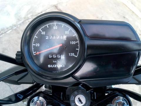 Moto Suzuki GS120 - 2016