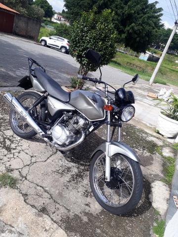 Vem na 150 zera 2008 bem conservada, moto tudo Ok nada pra fazer, não vem com 4mil - 2008