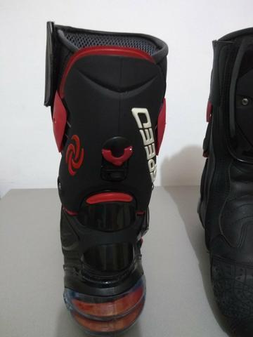 Bota para motoqueiro esportiva marca speed