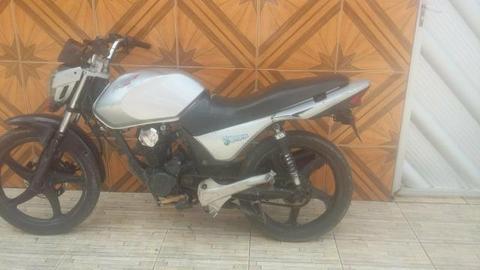 Vendo moto Honda 150 cl. Vl. 1500 - 2013