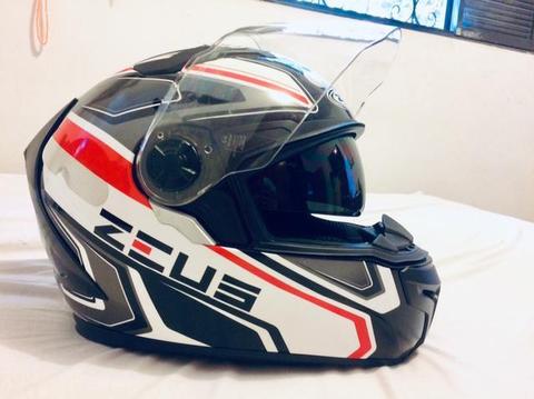 Capacete ZEUS em excelente estado