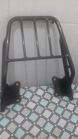 Vende-se um bagageiro novinho para factor 125