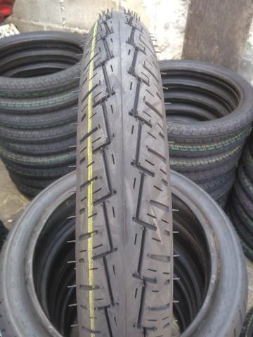 Pneu Remold de Titan