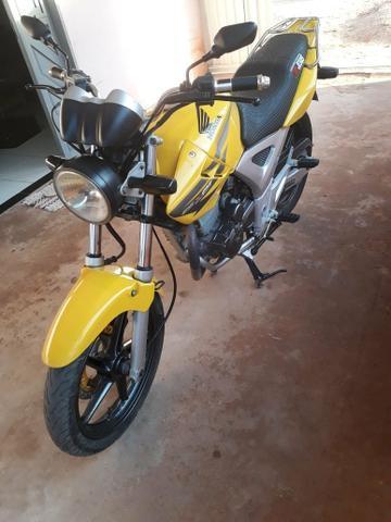 Moto Honda Twister - 2006