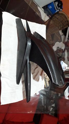 Paralama traseiro p/ cb300 de fibra com Efeito Carbono - 2009