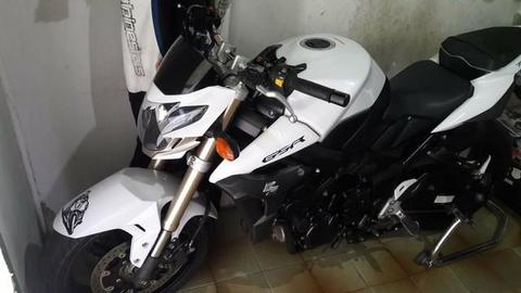 Vendo suzuki 2014 - 2015