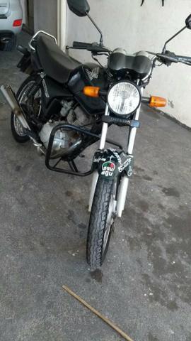 Vende se titan 2005 es r$2,800 - 2005