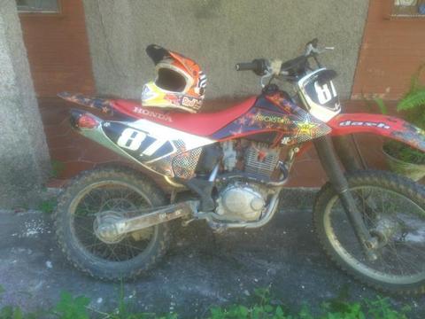 CRF 230 bem conservada - 2009