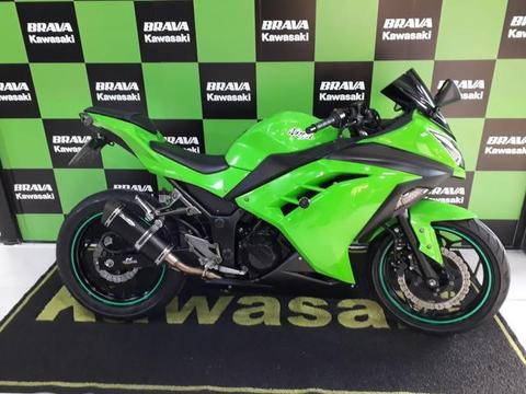 Kawasaki ninja 300 com acessórios - 2013