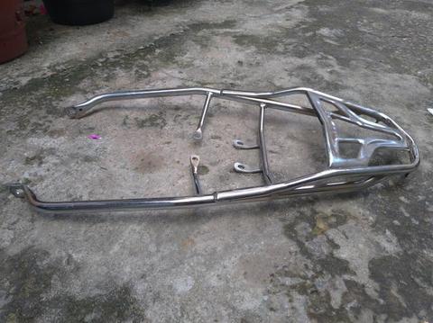 Suporte para baúleto da honda fan