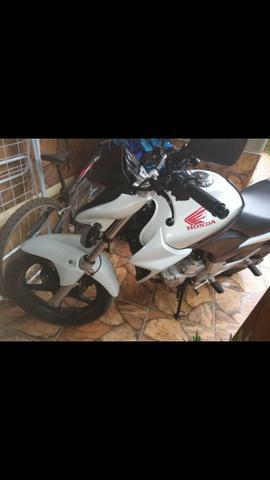 CB 300 Branco pérola - 2014