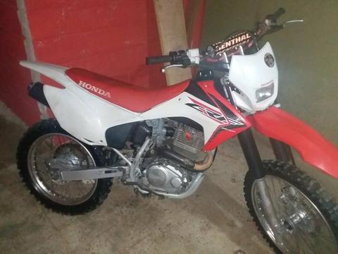 Crf 230 ano 2018. Só 11.900 - 2018