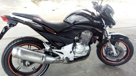 Cb300R 2011 ABS muito show , pneus novos - 2011