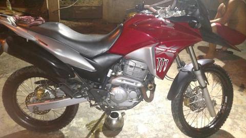 Vendo essa linda XRE - 2015
