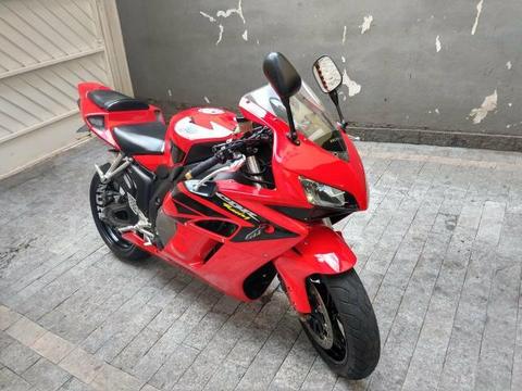 Moto cbr 1000rr ano 2005 38km 21 dinheiro - 2005