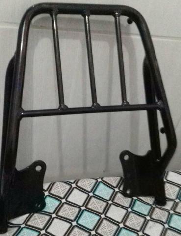 Vende-se um bagageiro novinho para factor 125