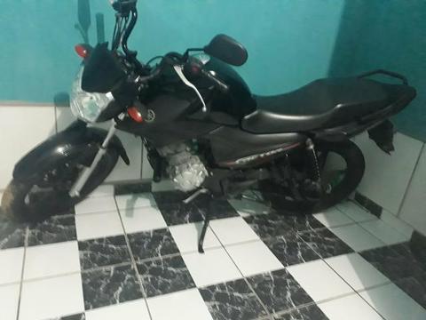 Vendo uma moto factor 150 ano 2016 completa com chave reserva é manual do motorista - 2016