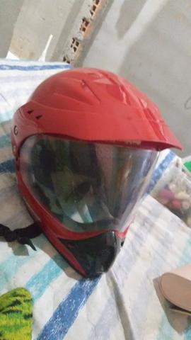 Vendo esse capacete por preço de desapego R$:70 reais