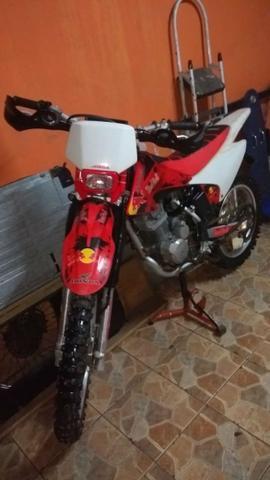 CRF 230, ano 2013 de fino trato - 2013