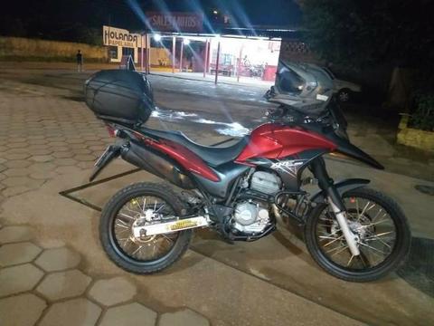 Vende ser uma moto Honda XRE 300 ano 2012 completa - 2012