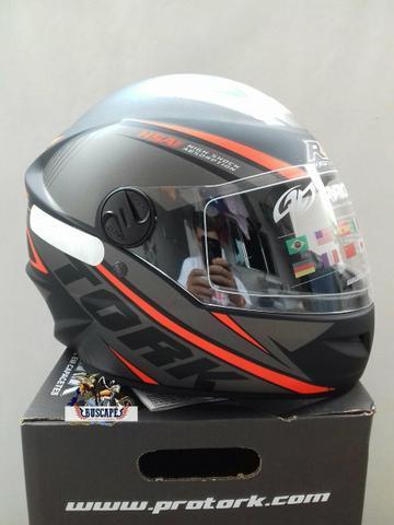 Capacetes da pro Tork e New liberty city