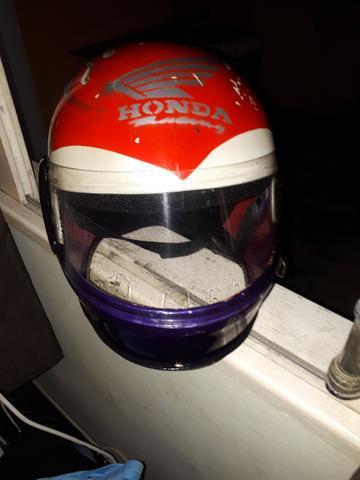 Capacete Honda em bom estado