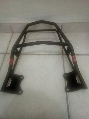 Suporte Baú GIVI FAZER 250