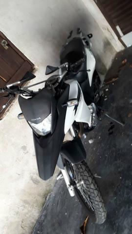 Moto XRE 300 ( Moro em Angra dos Reis, RJ) - 2016