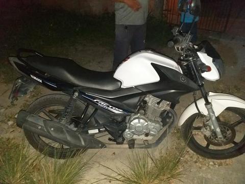 Vendo essa motocicleta - 2016