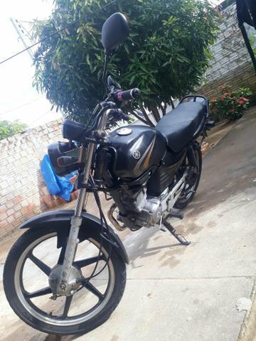 YBR 125 2007 $1700 aceito troca me celular