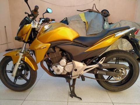 Cb 300 - 2010 - 2010