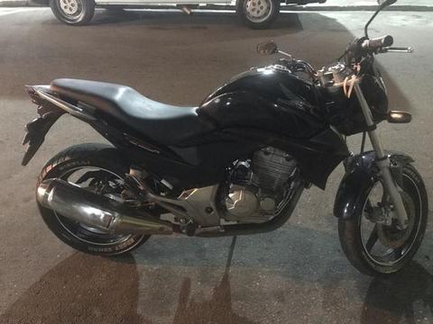 Cb300 linda com Acessorios , troco em pcx - 2012