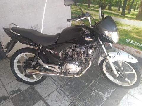 Vendo ou troco por carro titan - 2011