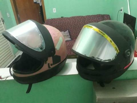 Vendo dois capacetes semi novos