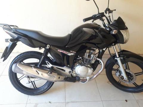 Titan 2015 completa 8.000,00 - 2015