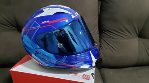 Capacete LS2 59/60 ZERO! Tricomposto: fibra+carbono+kevlar (preço de oportunidade)