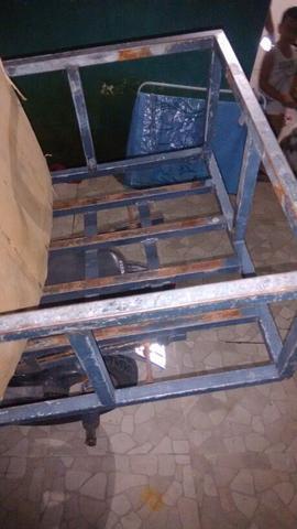 Cangaia para trabalho com água , gás