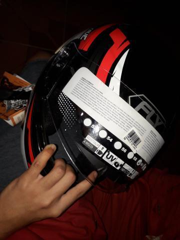 Vendo esse capacete Zerado Nunca usado