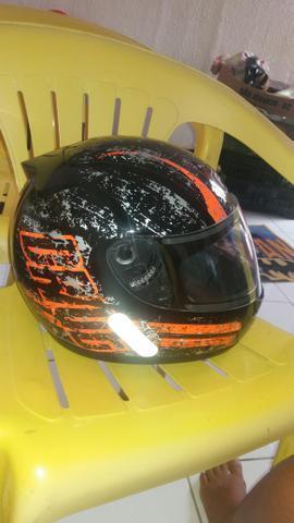 Capacete novo nunca usado $180