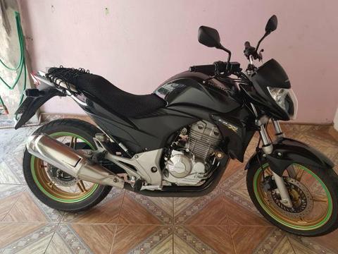 CB300 300 único dono, moto bem reservada e cuidada - 2015