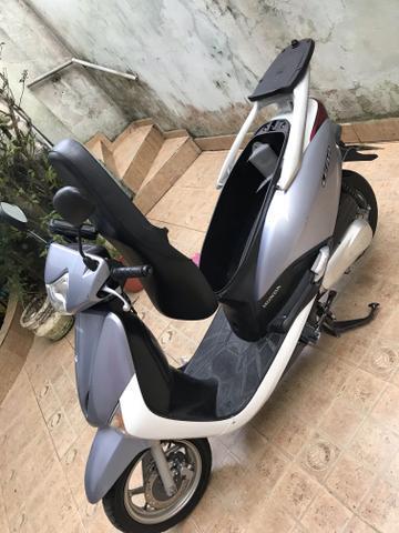 Honda lead - 2013