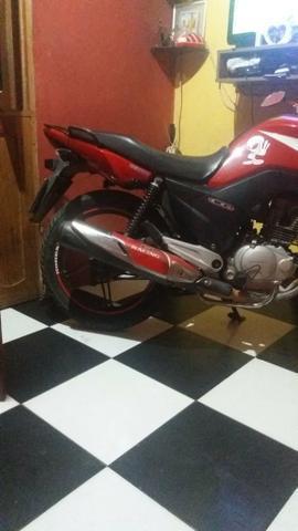 Vendo uma Moto Fan 150, ano 2014 modelo 2015. - 2014