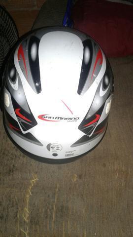 Capacete San Marino número 58 conservado