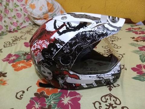 Vendo capacete helt por 250