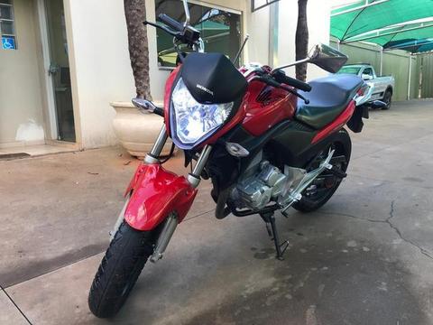 CB 300R novíssima - 2010