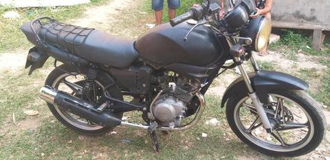 Vendo moto ybr 125 , documentanda pronto pra transferir $ 1.700 whastp * - 2007