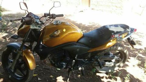 Vendo cb 300 - 2011