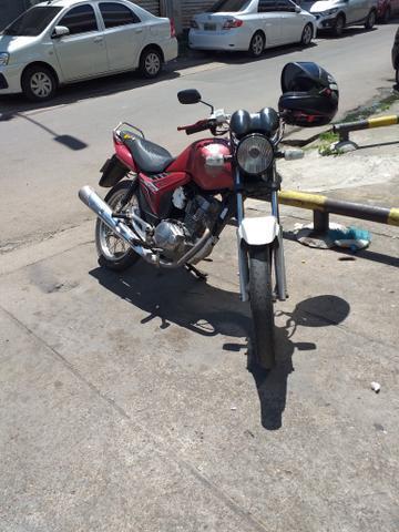 Vende-se essa moto 2.800 - 2011